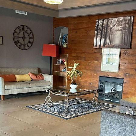 Baymont By Wyndham Sumter Hotel Екстериор снимка
