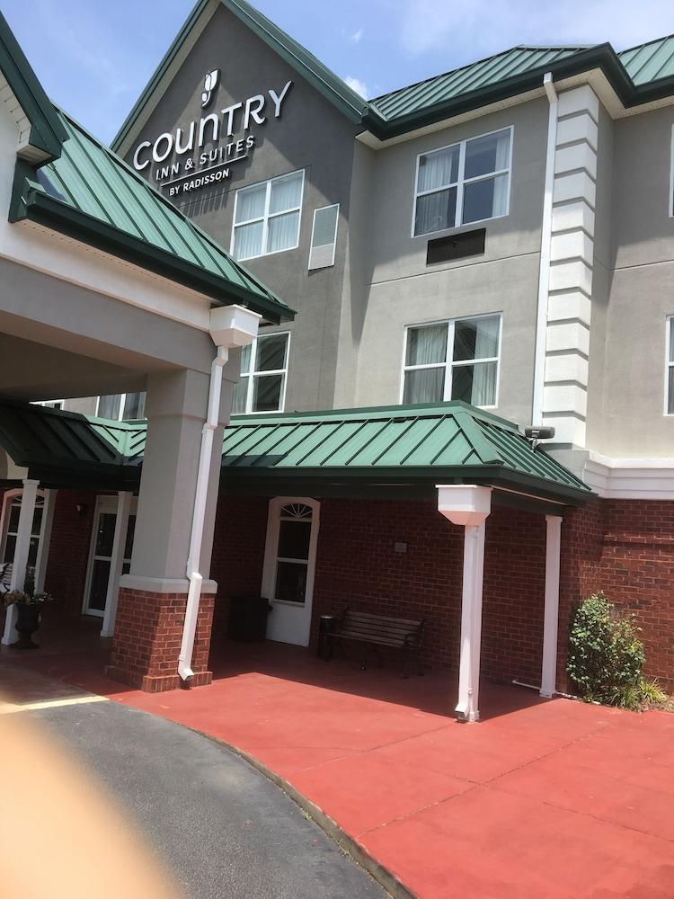 Baymont By Wyndham Sumter Hotel Екстериор снимка