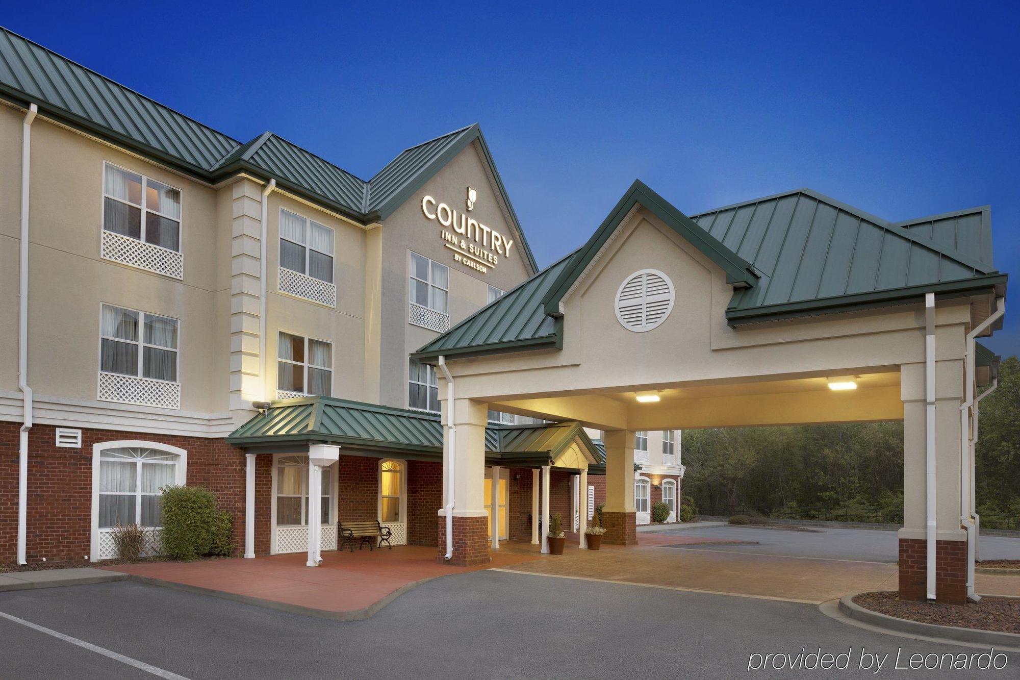 Baymont By Wyndham Sumter Hotel Екстериор снимка