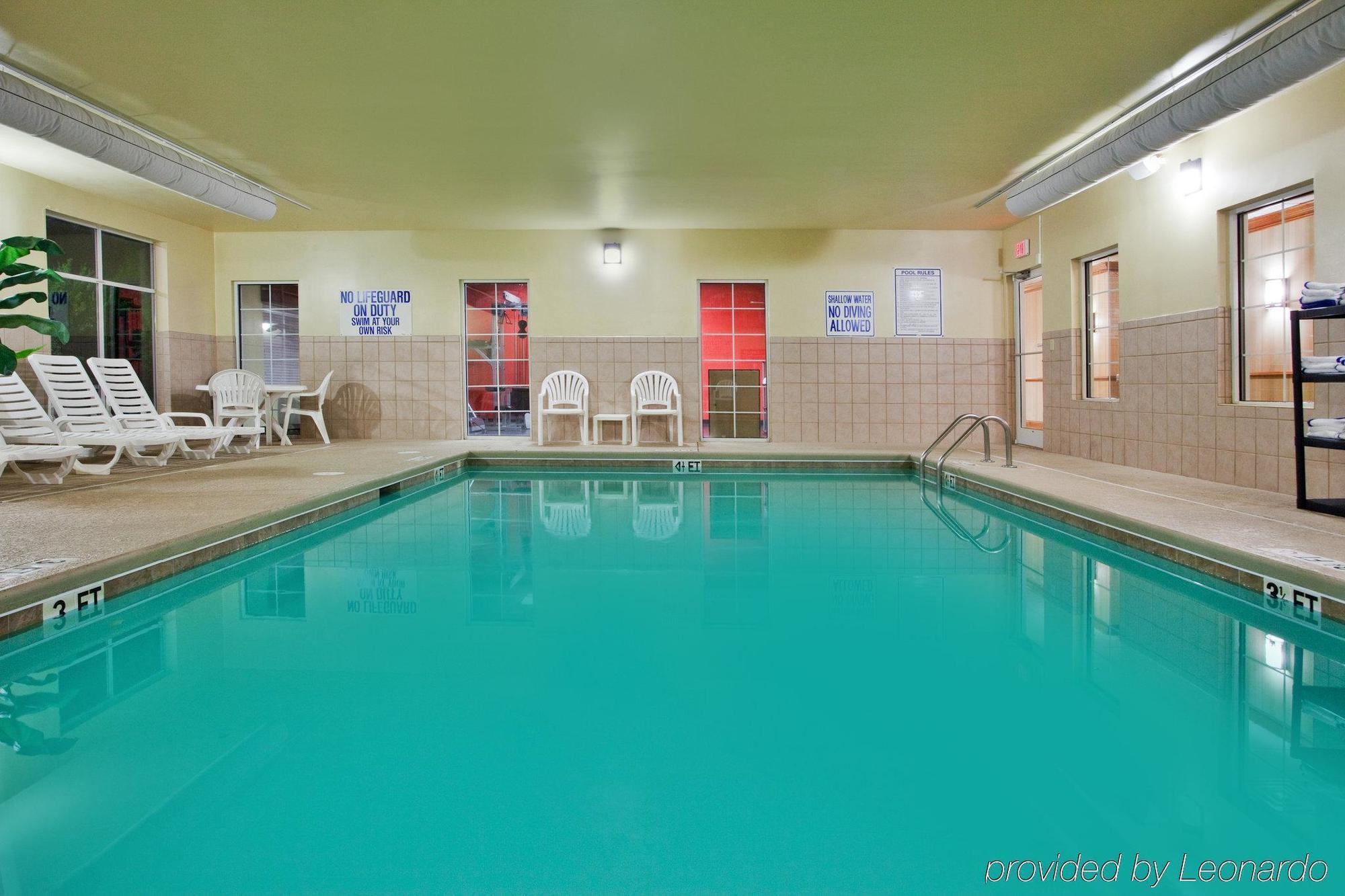 Baymont By Wyndham Sumter Hotel Екстериор снимка