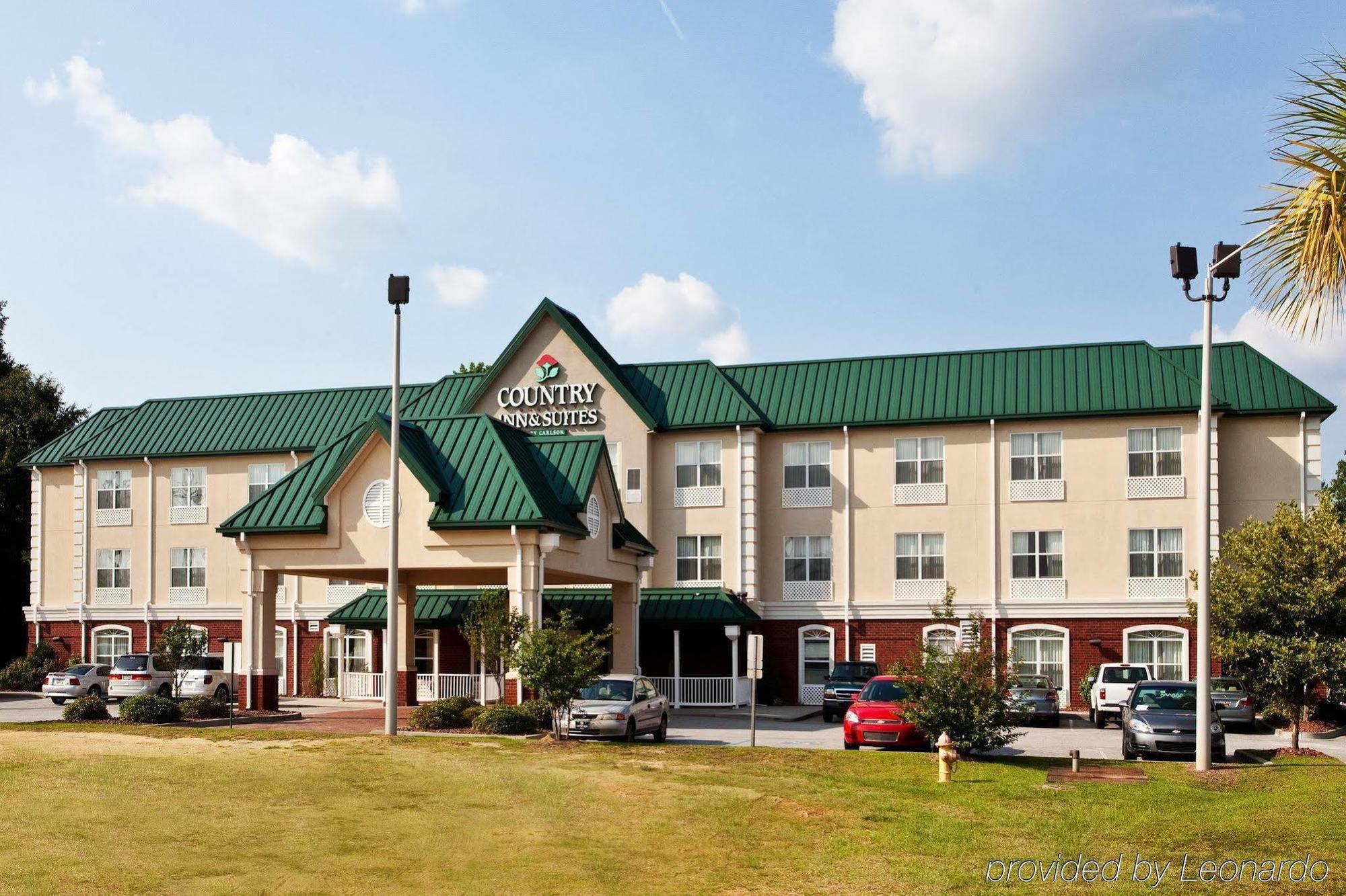 Baymont By Wyndham Sumter Hotel Екстериор снимка
